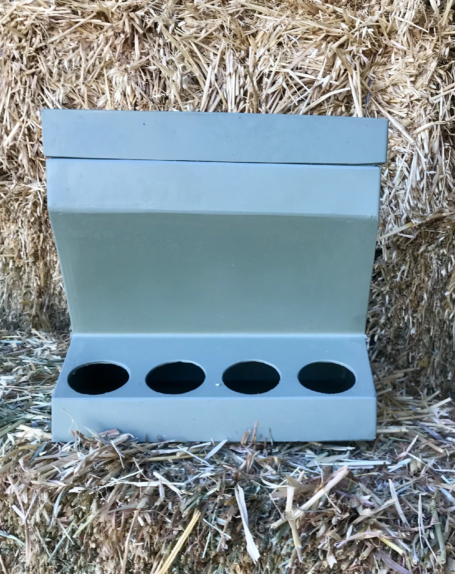 Water Store Animal Feeder .