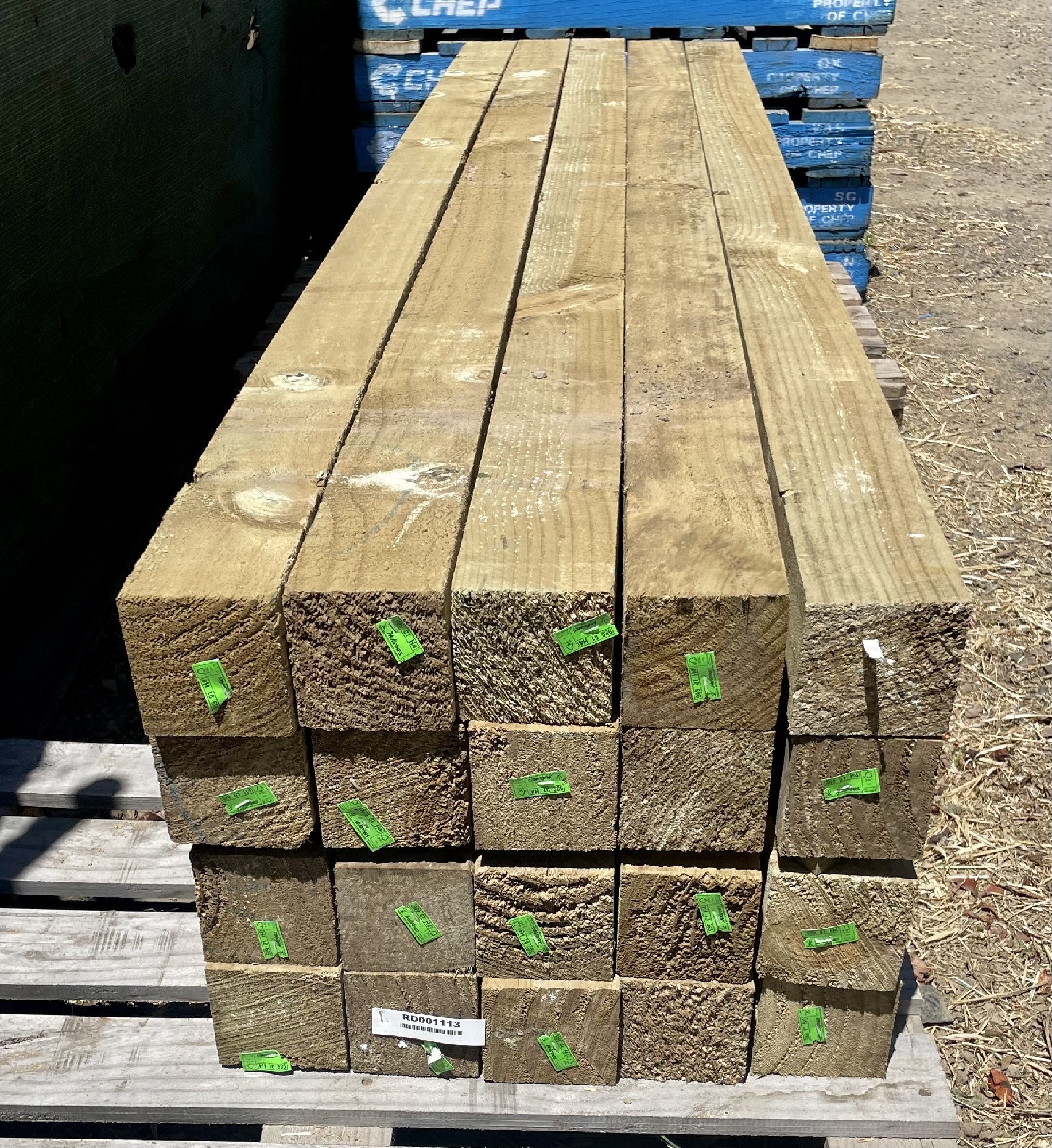 Pine Post Square. 2.4 100mm [m:2.4m Mm:100mm]